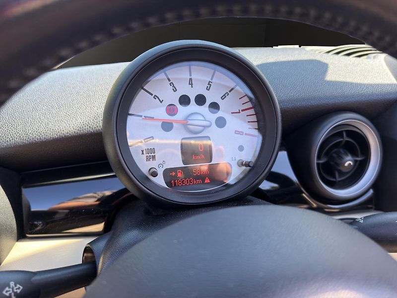 Mini Cooper (2013) 90KW KLIMA VYH. SEDAČKY - fotka 12 z 26