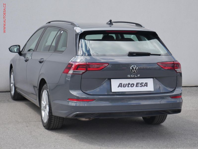 Volkswagen Golf (2021) 1.5 TSi, 2.maj,ČR, Life, LED - fotka 6 z 18