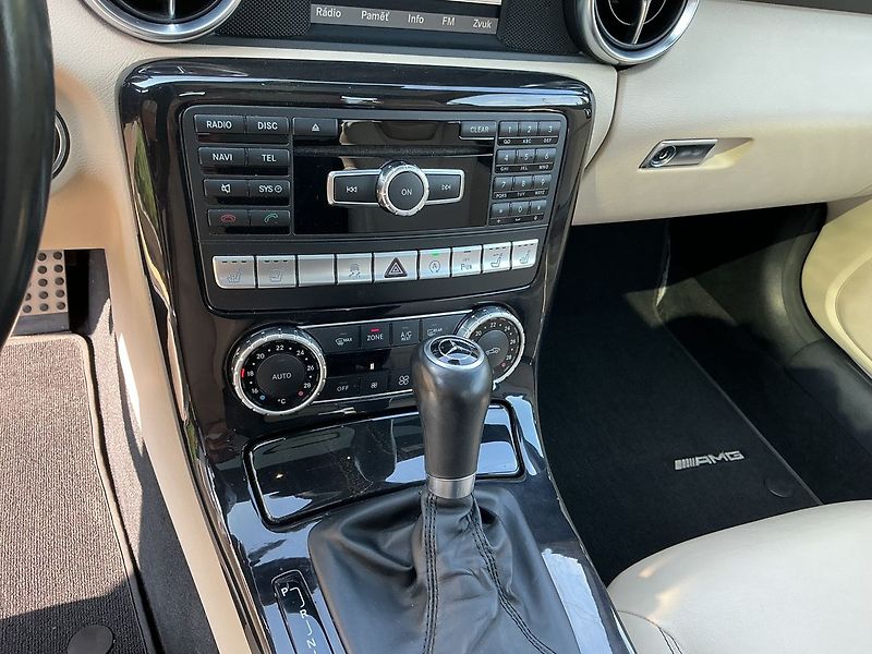 Mercedes-Benz SLK 250 AMG - fotka 13 z 20