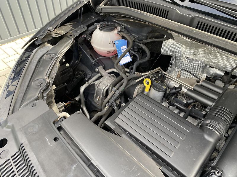 Volkswagen Sharan 1.4 TSI 110kW-7MÍST-NAVI-TAŽNÉ - fotka 39 z 39