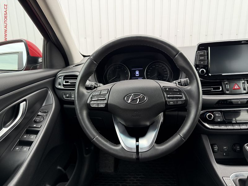 Hyundai i30 (2023) 1.0 T-GDi, ČR, AC, tempo - fotka 12 z 20