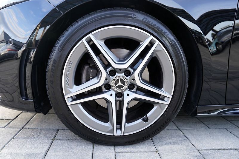 Mercedes-Benz Třídy A A 180d AMG/7AT/kůže/Designo/ČR - fotka 37 z 37