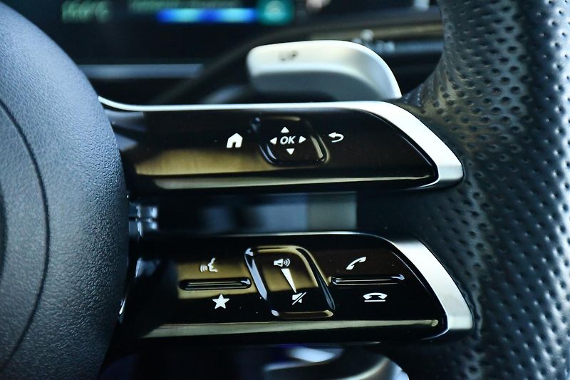 Mercedes-Benz EQE AMG 53 4MATIC+ PANO HUD ZÁRUKA - fotka 27 z 49