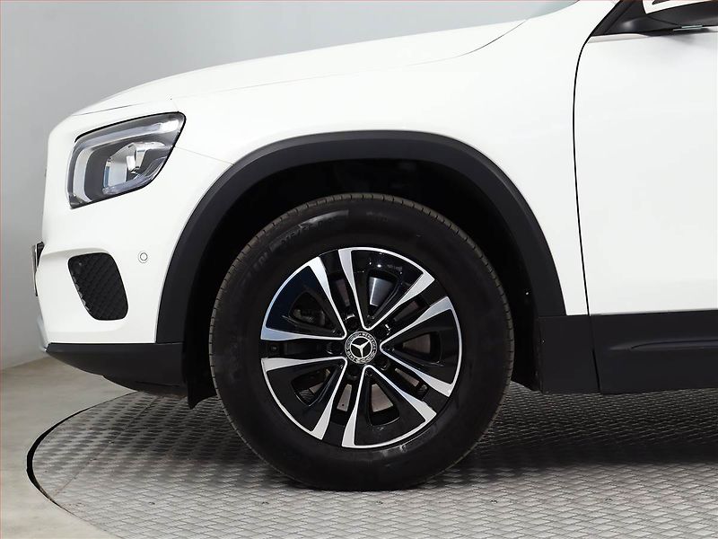 Mercedes-Benz GLB (2023) 200 d 4MATIC - fotka 13 z 24