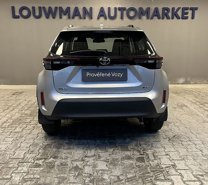 Toyota Yaris Cross 1,5 Hybrid AT Comfort - fotka 13 z 15