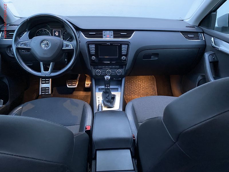 Škoda Octavia (2013) 1.8 TSi, Elegance, DSG - fotka 8 z 19
