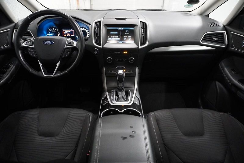 Ford S-MAX  2,0 TDCI 110kW AUTOMAT - fotka 19 z 35