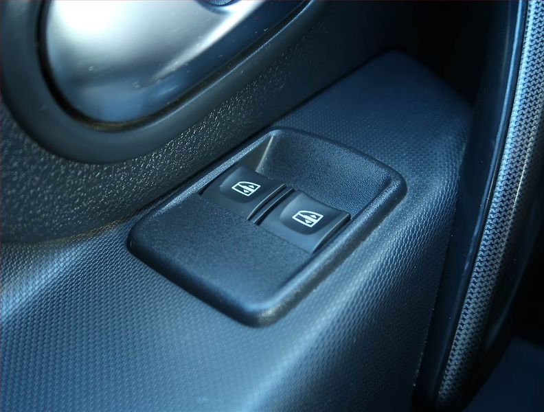 Dacia Sandero (2017) 0.9 TCe, ČR,1.maj, Serv.kniha - fotka 15 z 16
