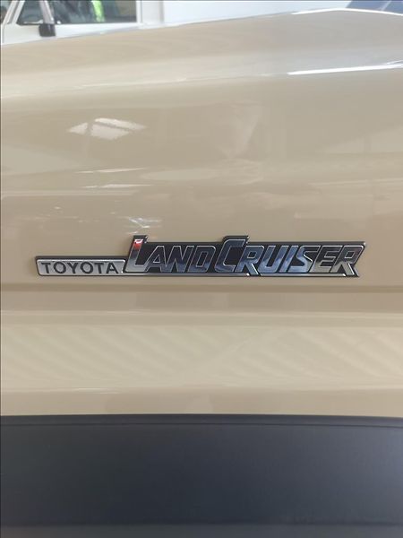 Toyota Land Cruiser V6 5MT LX MY24  GRJ79 DC 4,0 - fotka 28 z 28