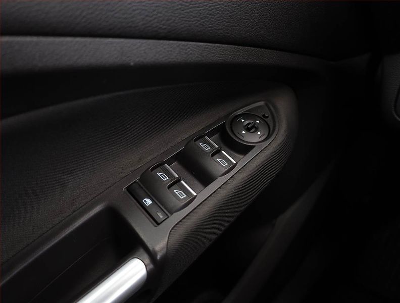 Ford C-MAX (2018) Trend 1.0 EcoBoost, Serv.kniha - fotka 15 z 18