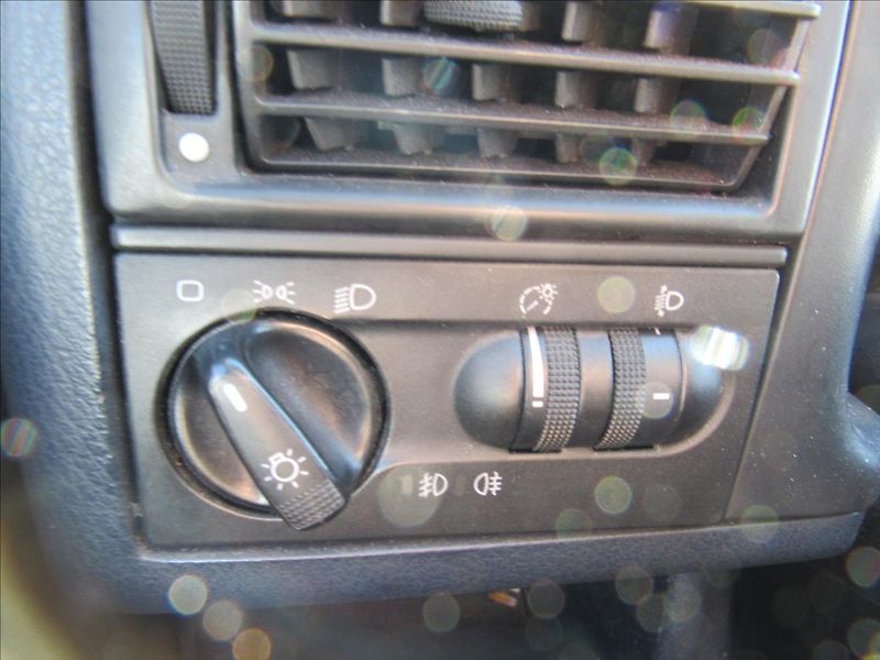 Volkswagen Caravelle 2,5 TDI 75kW - fotka 21 z 28