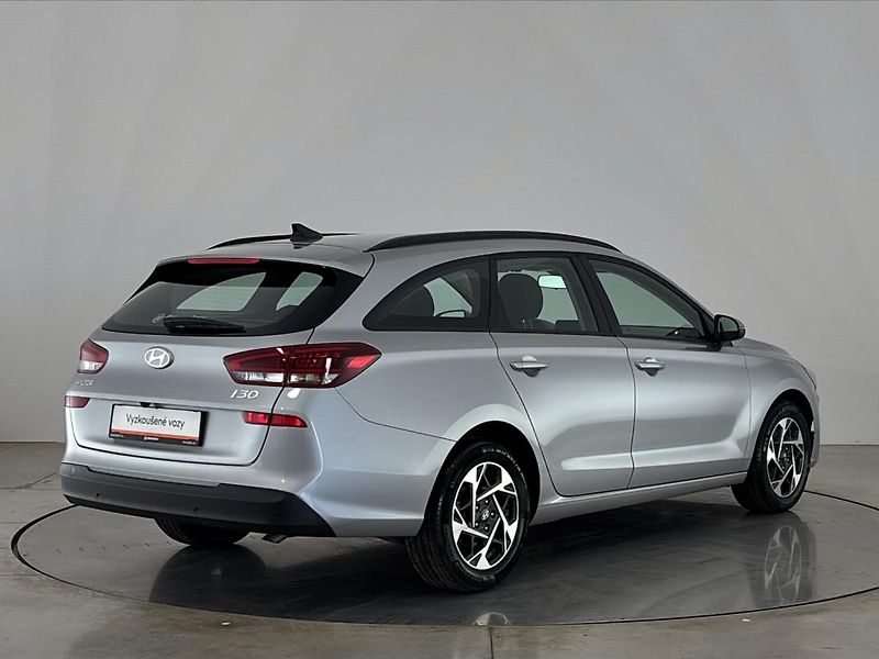 Hyundai i30 Smart DCT - fotka 2 z 26