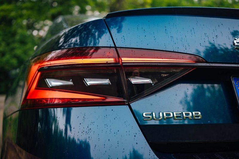 Škoda Superb (2020) iV 1.4 TSI PHEV, ČR, AUTOMAT - fotka 13 z 32