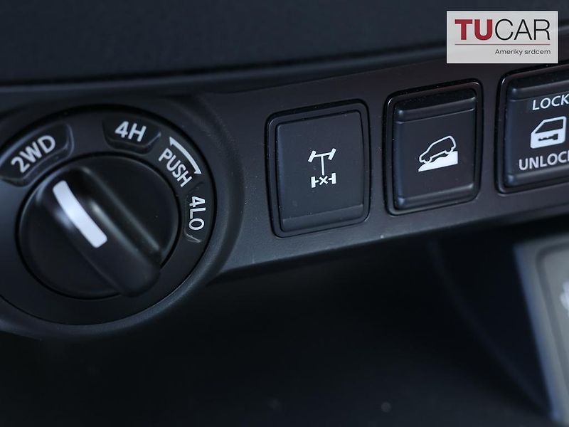 Nissan Navara (2019) 2.2 DIesel Automat  - fotka 28 z 38
