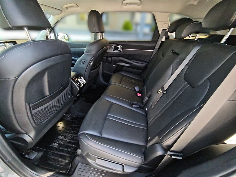 Kia Sorento 2,2 CRDi 148 Premium 4x4 AT - fotka 7 z 11