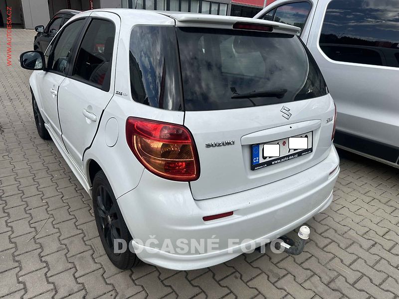 Suzuki SX4 (2013) 1.6VVT, 1.maj, servis.kniha - fotka 2 z 3