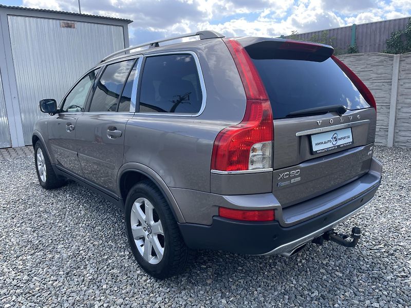 Volvo XC90 2.5TDi D5 200PS AWD R-DESIGN!! - fotka 13 z 180
