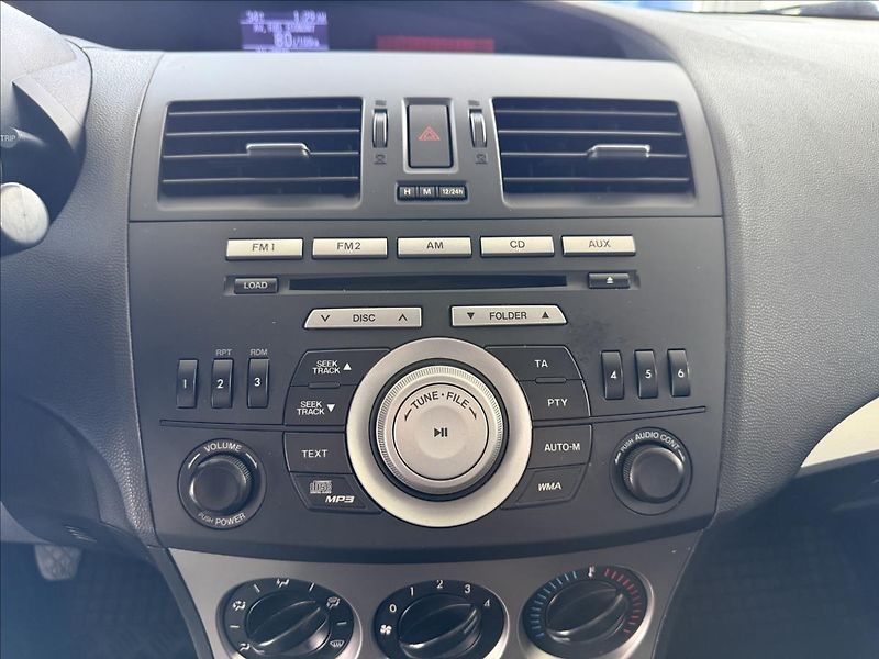 Mazda 3 1,6   77kW,SENZORY - fotka 16 z 21