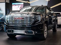GMC Sierra (2026) 6.2 V8 Denali Head-Up - fotografie inzerátu
