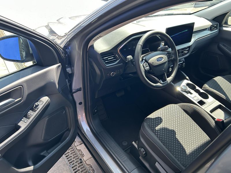 Ford Kuga Top Edition 2.5 PHEV 178kW - fotka 17 z 39