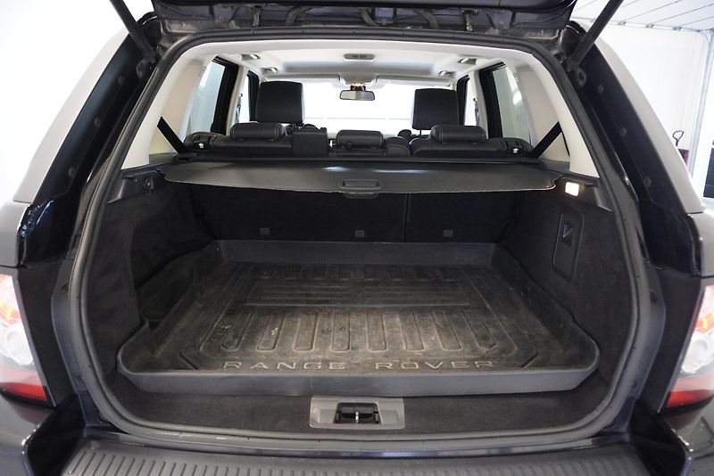 Land Rover Range Rover Sport 3,0D HSE AUTOMAT - fotka 29 z 36