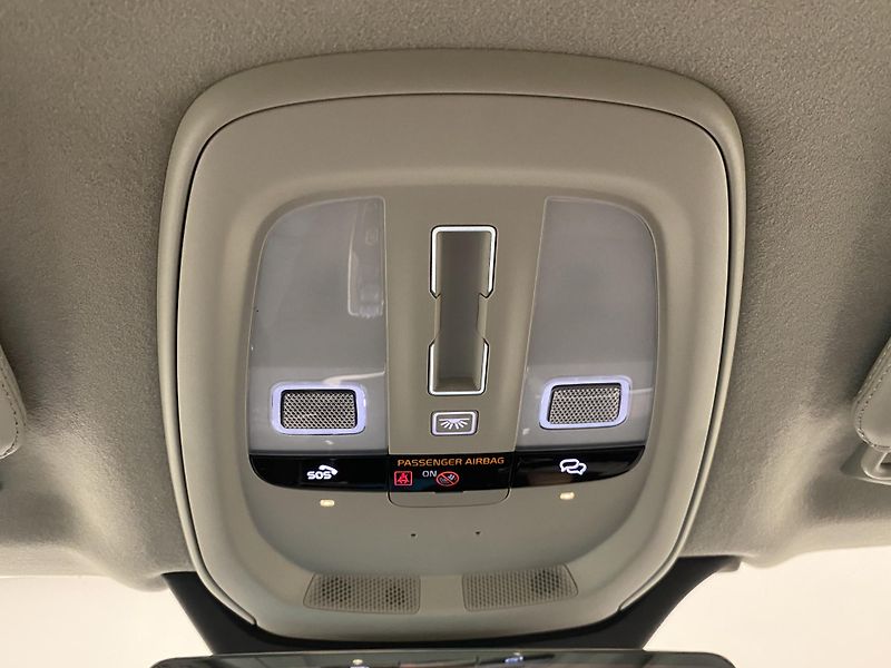 Volvo XC90 (2026) T8 AWD Plug-in DARK ULTRA - fotka 33 z 68