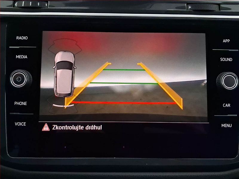Volkswagen Tiguan (2020) 1.5 TSI - fotka 19 z 20