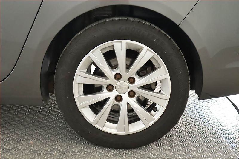 Peugeot 308 (2016) 1.6 BlueHDi, Serv.kniha - fotka 15 z 22