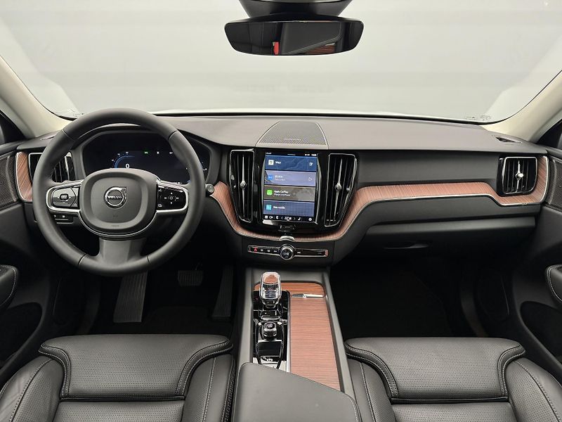 Volvo XC60 T8 AWD RECHARGE BRIGHT PLUS  - fotka 2 z 46