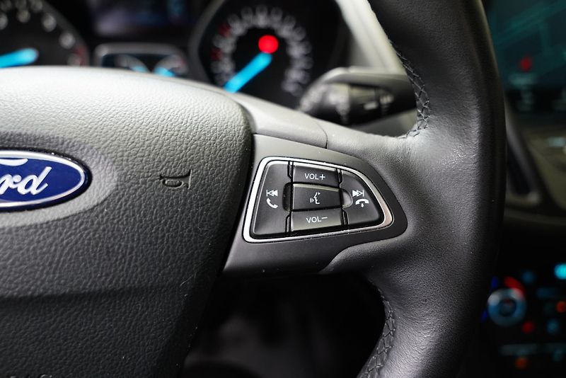 Ford Kuga - fotka 16 z 24
