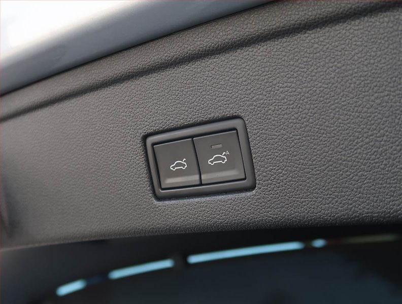 Volkswagen Touareg (2019) R-Line 3.0 TDI - fotka 25 z 27