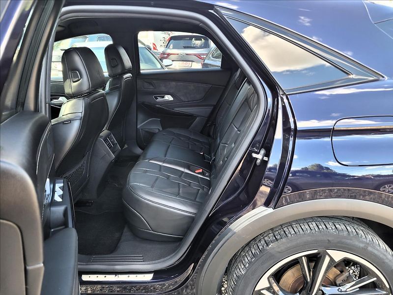 DS Automobiles DS7 Crossback 1,6 Louvre PHEV,4x4,kůže,LED - fotka 13 z 41