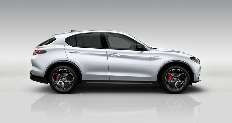 Alfa Romeo Stelvio (2026) Veloce 2.2 JTDm 210k Q4 - fotka 2 z 6