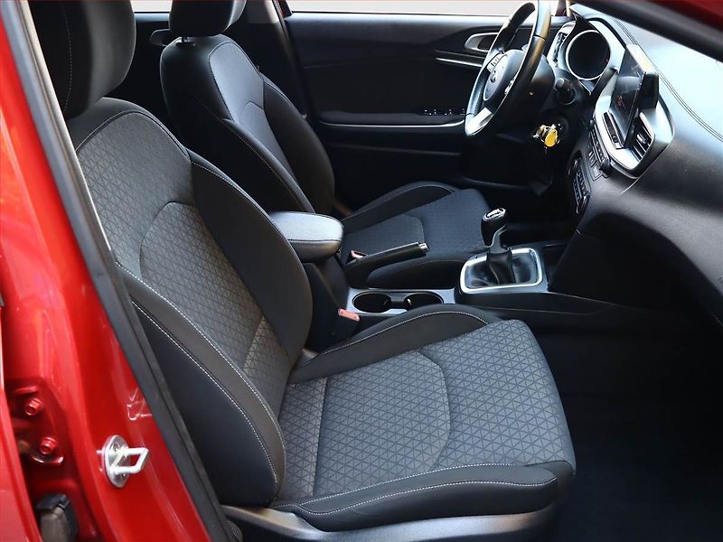 Kia Ceed (2018) 1.0 T-GDI, Serv.kniha, Navi - fotka 7 z 16