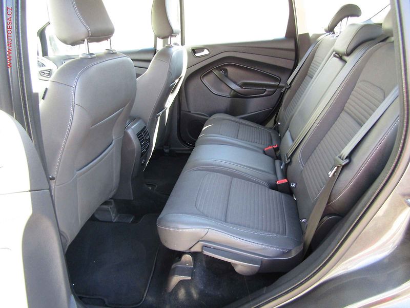 Ford Kuga (2019) 1.5 EB, 1.maj,ČR, Titanium - fotka 10 z 22