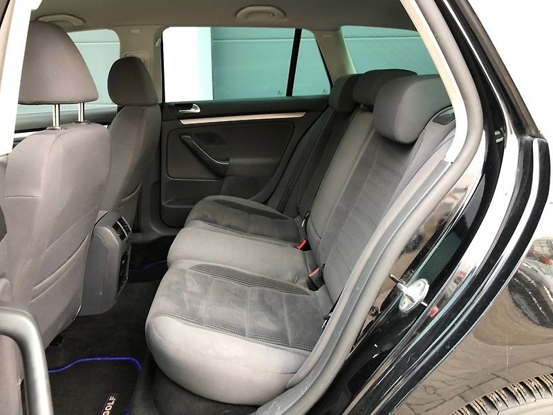 Volkswagen Golf Variant (2009) 1.9 TDi - fotka 11 z 27