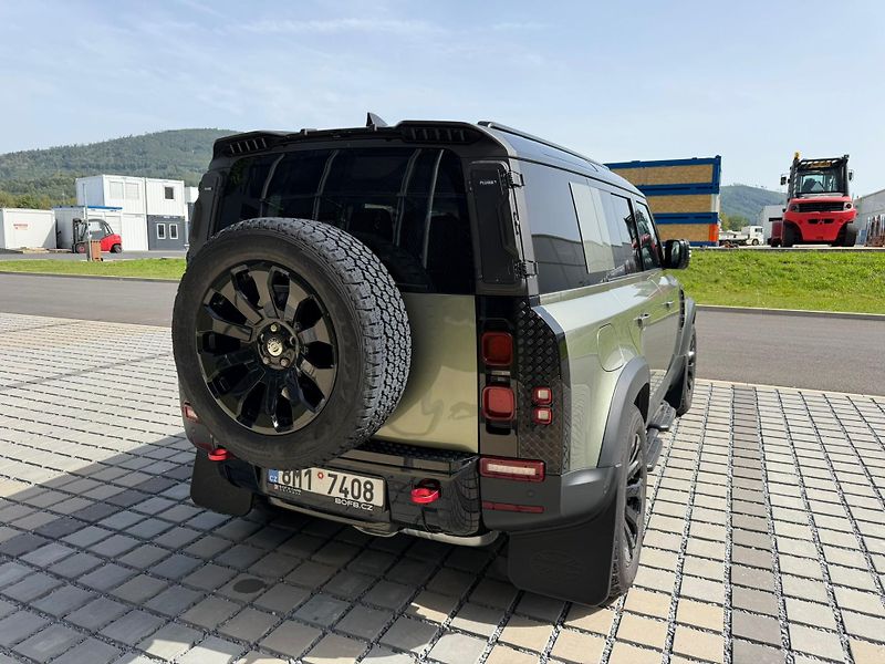 Land Rover Defender (2025) LAND ROVER DEFENDER – 3.0  - fotka 12 z 21