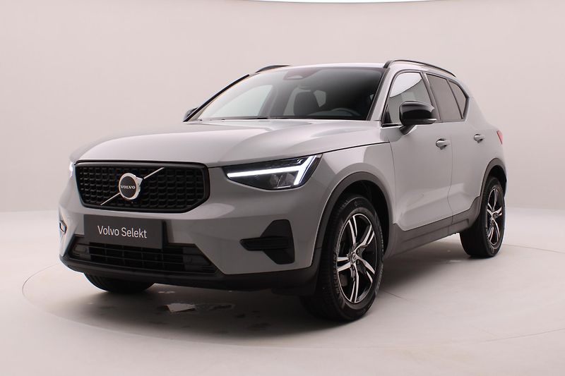 Volvo XC40 B3 DARK PLUS AUT CZ - fotografie inzerátu