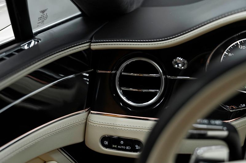 Bentley Continental GT Touring, City, Nočné videnie - fotka 14 z 25
