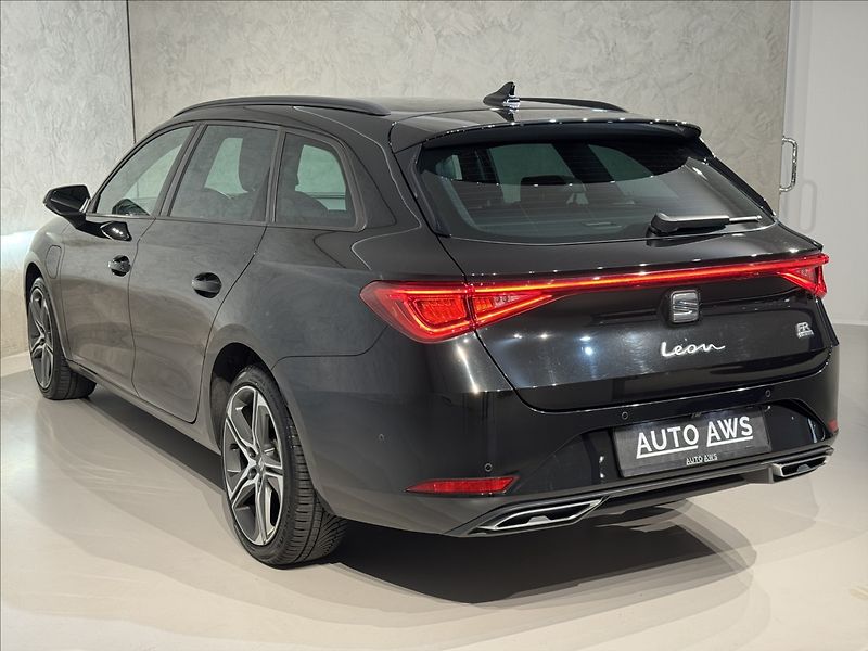 Seat Leon 1,4 TSi  e-Hybrid FR Line LED - fotka 10 z 50