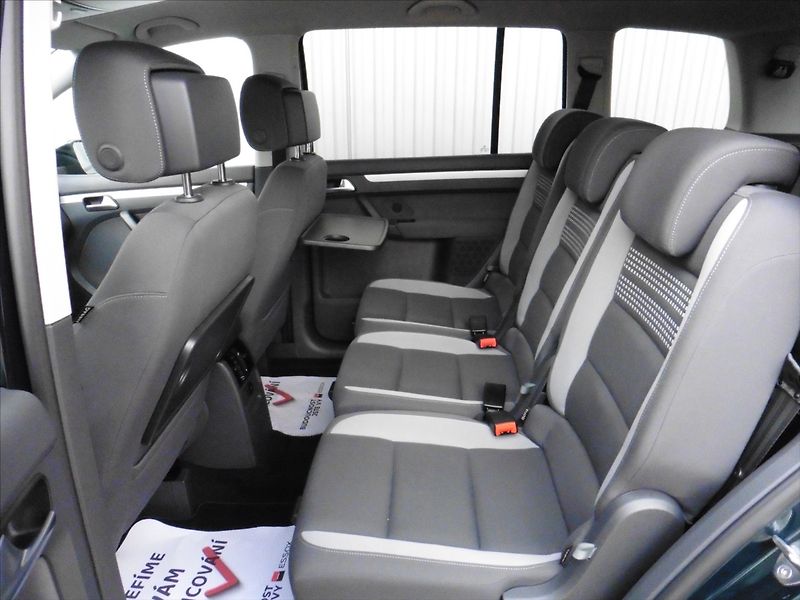 Volkswagen Touran 2,0 TDI Life, 7.míst, Vyhř.sed - fotka 9 z 15