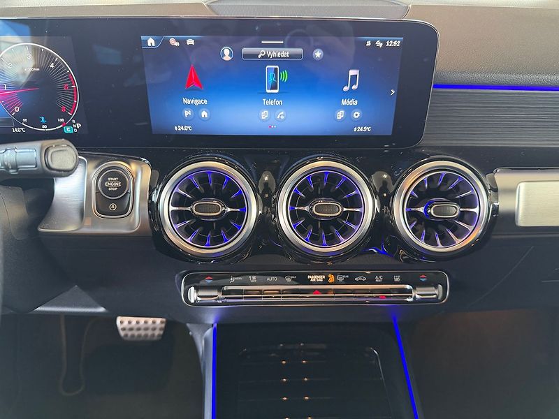 Mercedes-Benz GLB 200d AMG - fotka 14 z 21