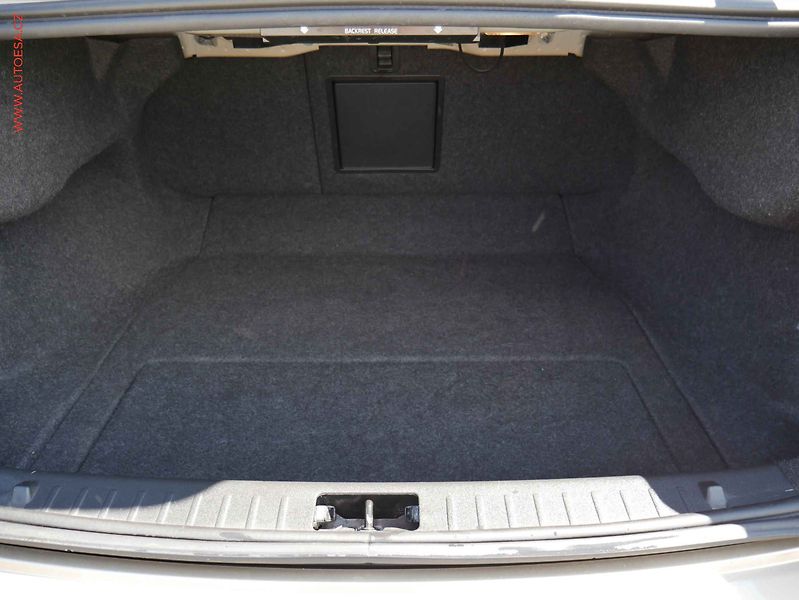 Volvo S60 (2011) 2.0T, ČR, Kůže, výhřev sed. - fotka 7 z 20