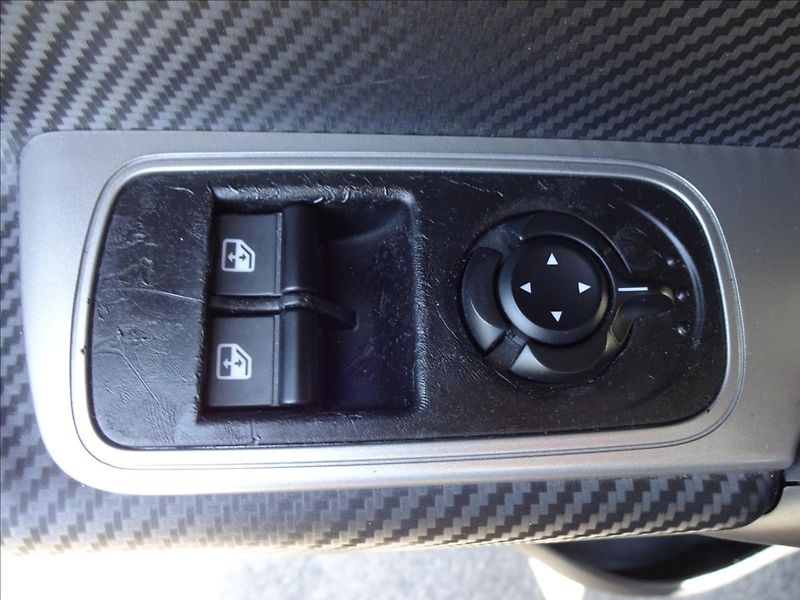 Alfa Romeo MiTo 1,4i 16V - fotka 19 z 42