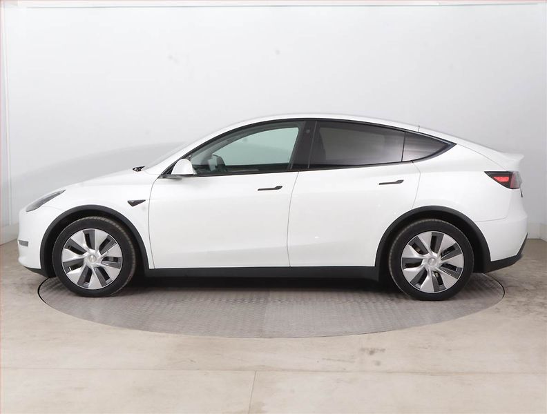 Tesla Model Y (2023) Long Range AWD 79kWh, SoH 92% - fotka 3 z 21