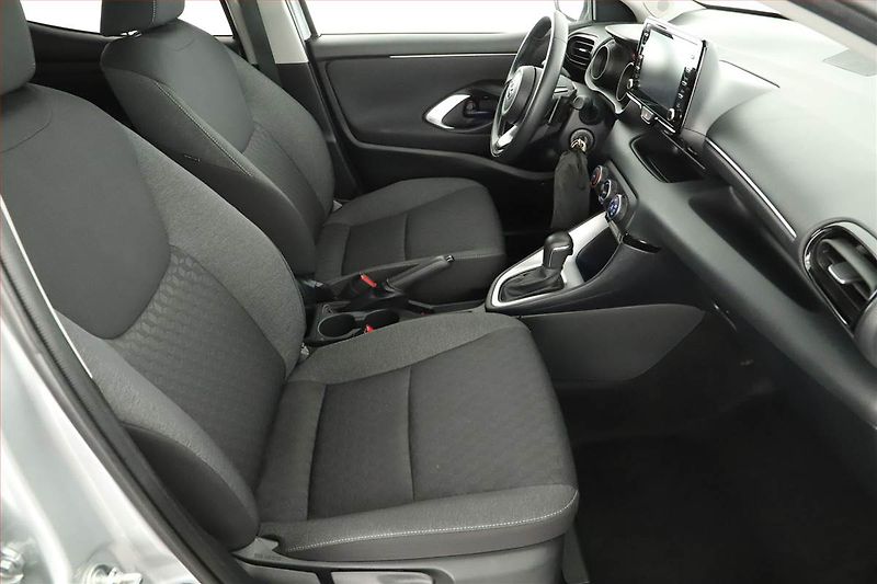 Toyota Yaris (2023) Comfort Style Tech 1.5 VVT-i - fotka 7 z 14
