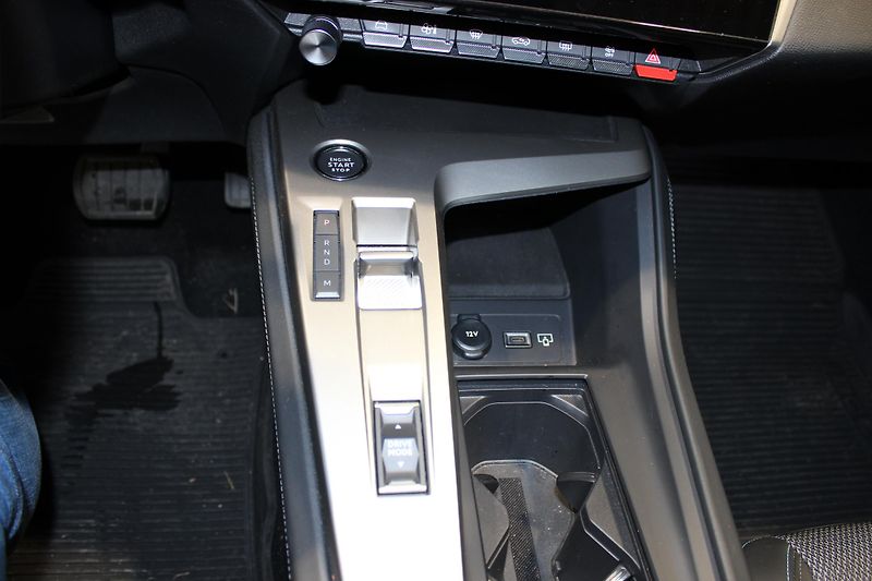 Peugeot 308 (2023) 1,5HDi,130HP,aut.,ALLURE PACK, - fotka 10 z 20
