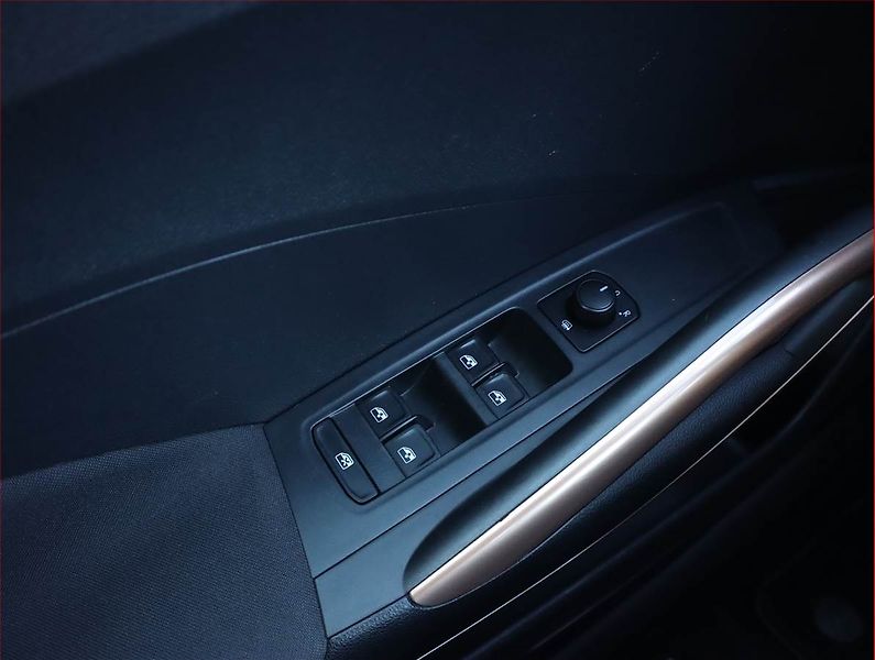 Škoda Fabia (2023) 1.0 TSI, Serv.kniha, Tempomat - fotka 20 z 22
