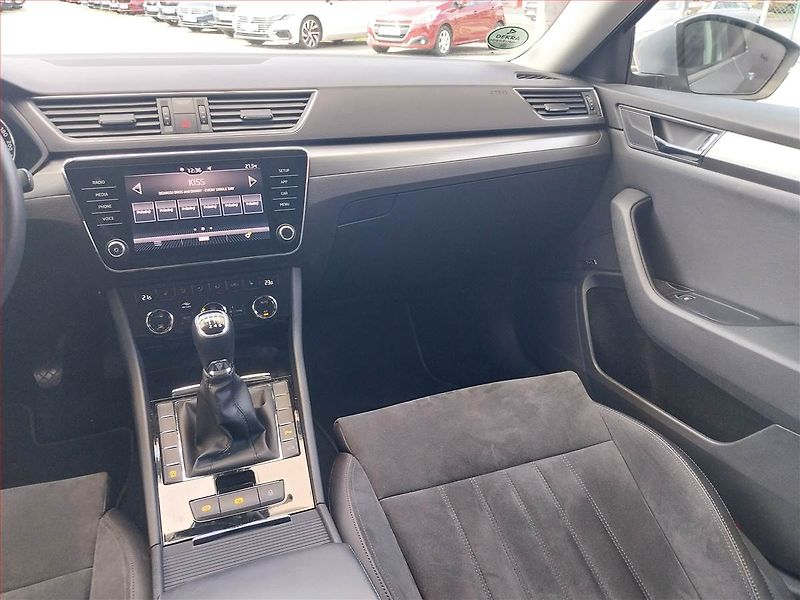 Škoda Superb (2019) 2.0 TDI, Kůže, Navi, Bi-Xenony - fotka 8 z 17