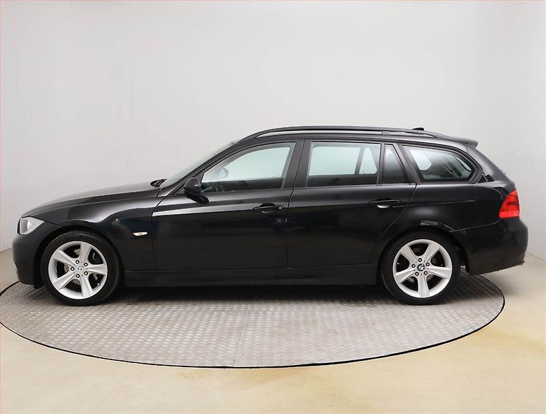 BMW Řada 3 (2008) 320 d, Automat - fotka 3 z 19